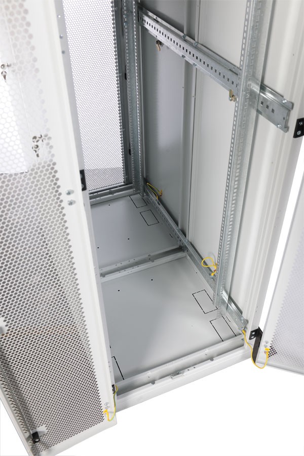 ЦМО Шкаф серверный напольный 45U (800 х 1000) дверь перфорированная, задние двойные перфорированные (ШТК-С-45.8.10-48АА)
