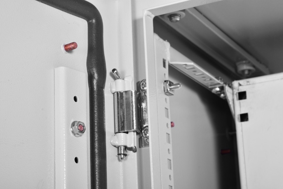 Отдельный электротехнический шкаф IP55 в сборе (В2000xШ1200xГ600) EME с двумя дверьми, цоколь 100 мм
